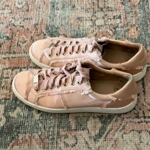 Sz. 7 UGG shiny leather suede PINK lace sneakers ADORABLE NEW NEW NEW